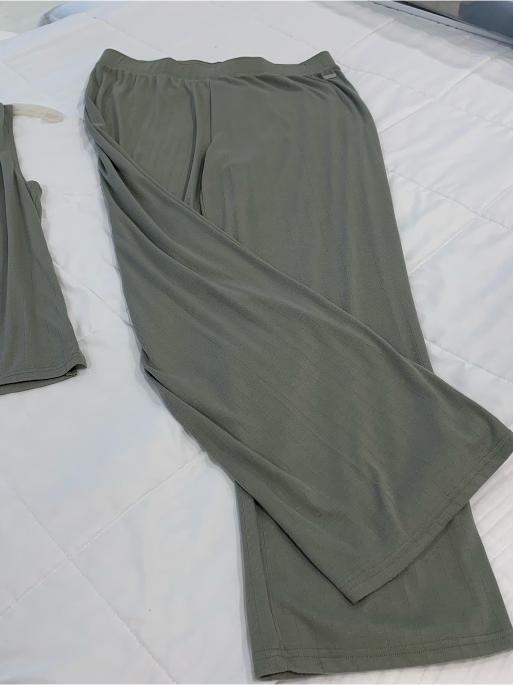 NWOT NICOLE MILLER Women's Olive Ribbed Lounge Pants and top.
